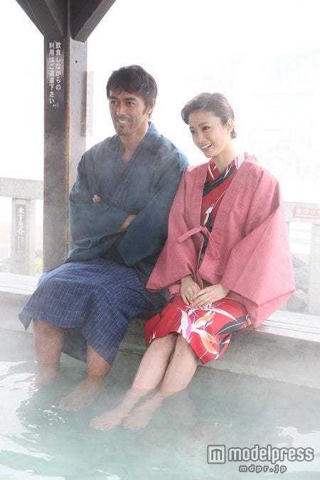 阿部寛 上戸彩 テルマエ ロマエii に登場する草津の名湯を満喫 女子旅プレス 阿部寛 上戸彩 テルマエ ロマエii に登場する草津の名湯を満喫 女子旅プレス