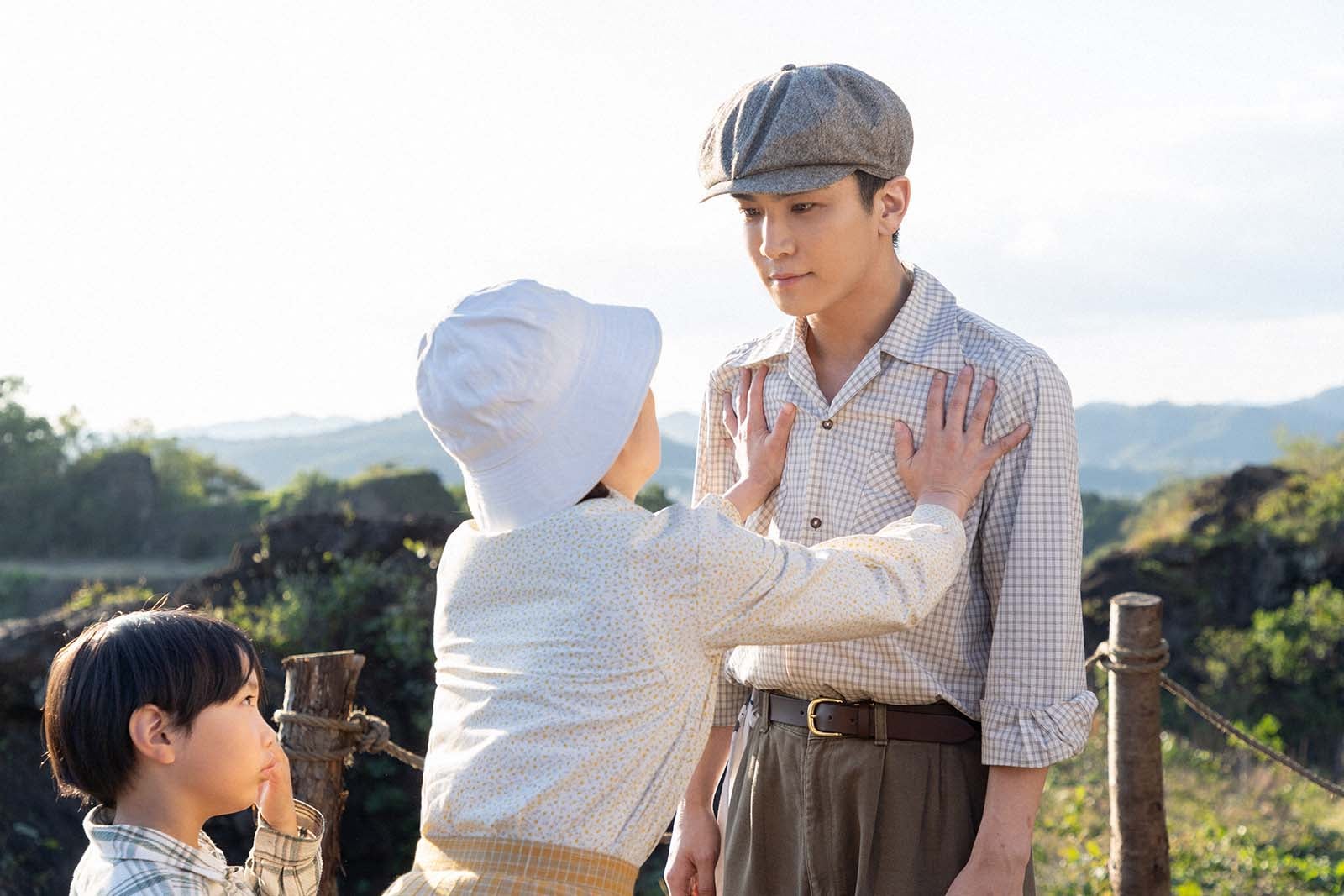 伊藤沙莉、岩田剛典「虎に翼」（C）NHK