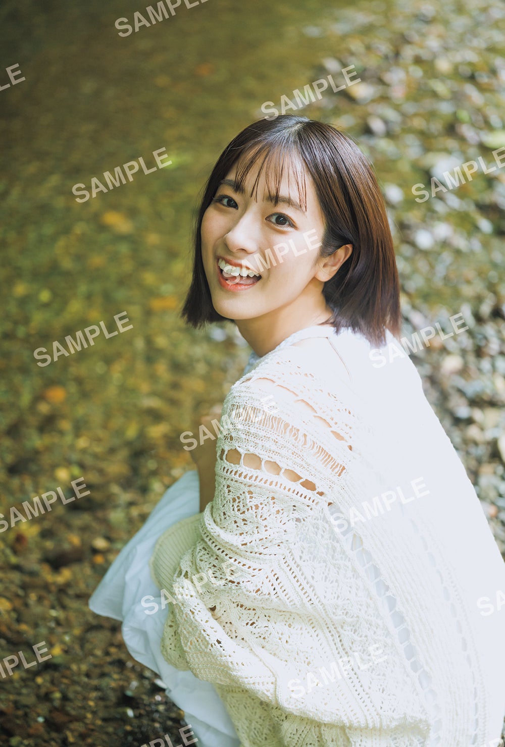 田村真子1stフォトエッセイ　「陽がのぼるほうへ」（撮影：藤本和典）TSUTAYAイベント限定フォトカード