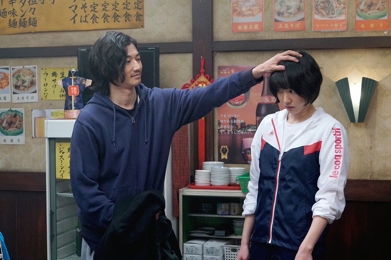 新垣結衣、瑛太／劇中カット（C）2017『ミックス。』製作委員会