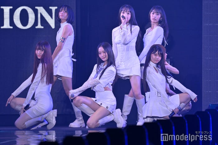 UNLAME(C)モデルプレス