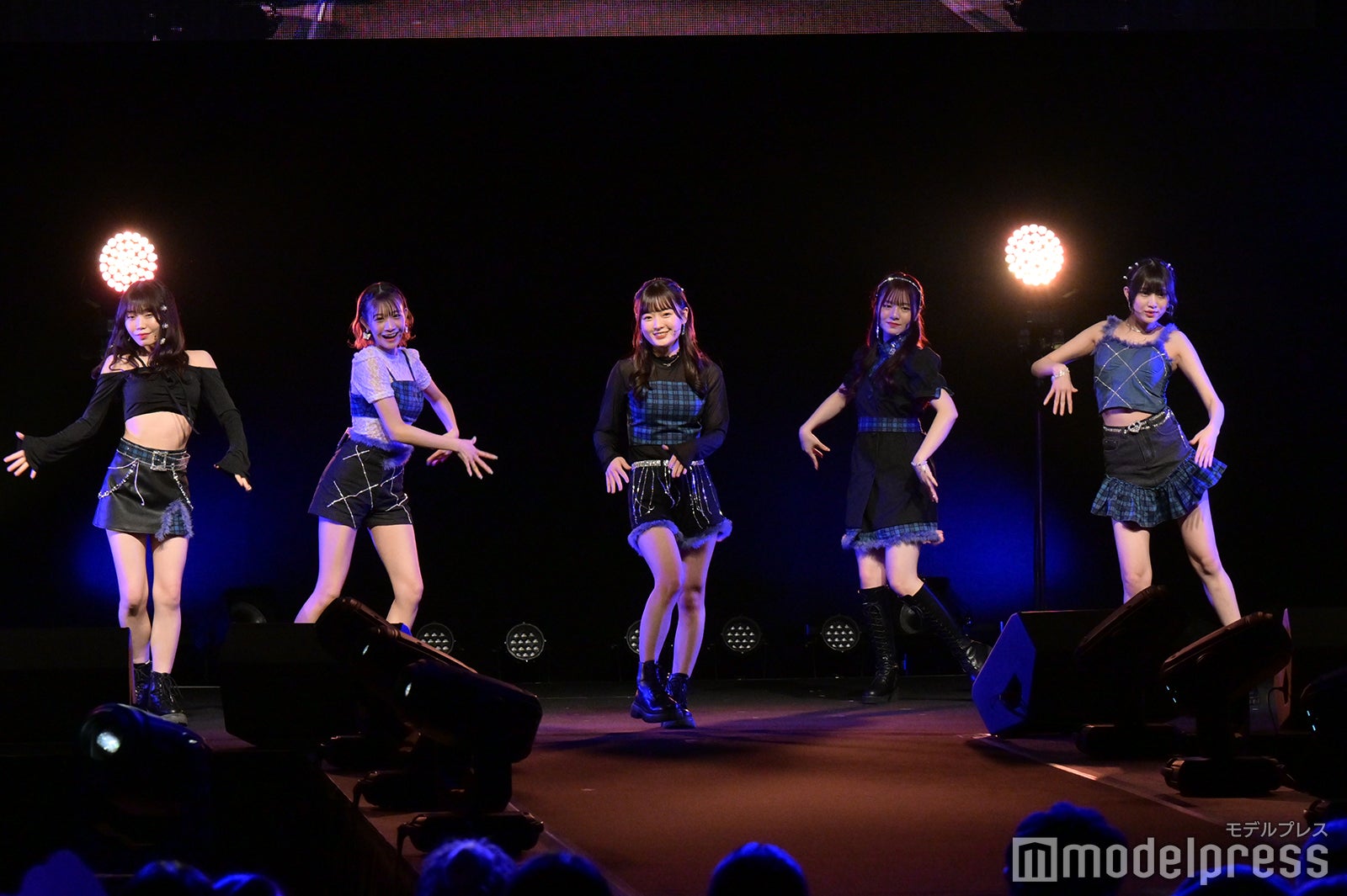 NAVIAR （C）モデルプレス