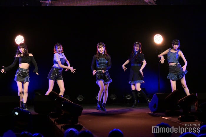 NAVIAR (C)モデルプレス