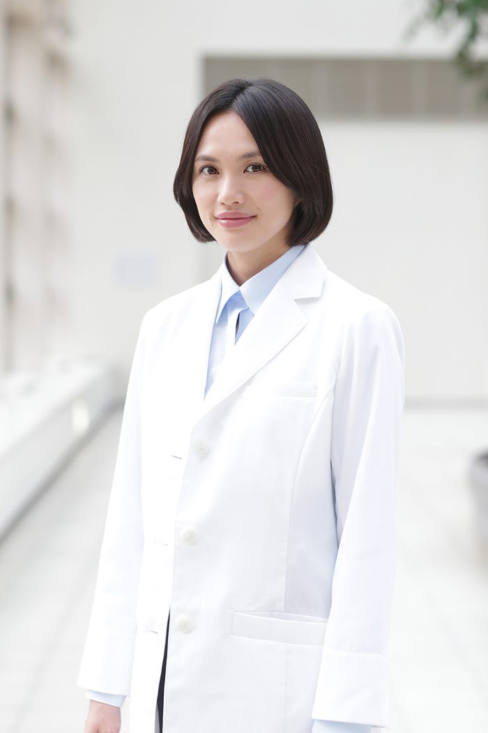 臼田あさ美(C)「神酒クリニックで乾杯を」製作委員会2019