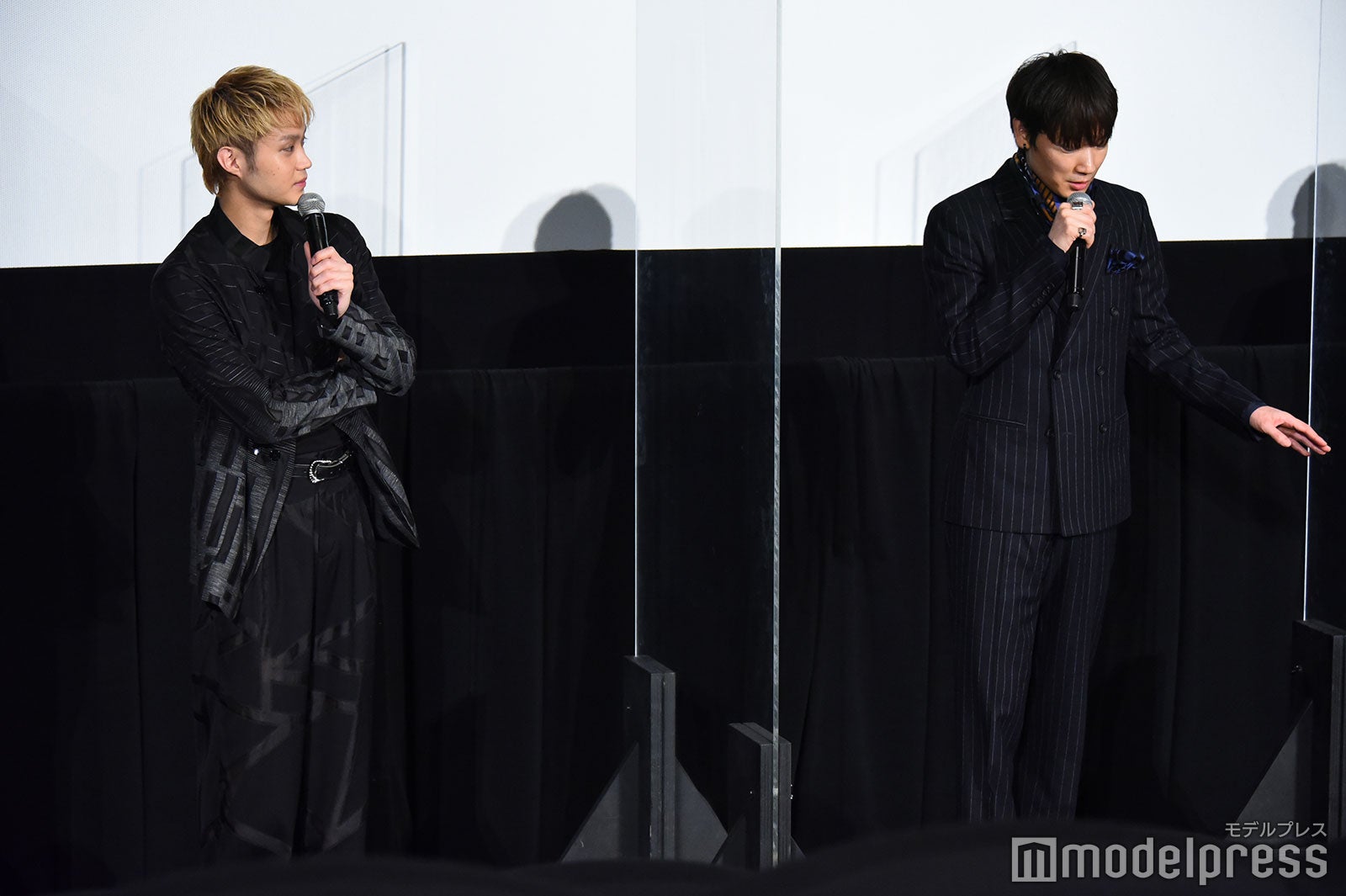 磯村勇斗、綾野剛（C）モデルプレス