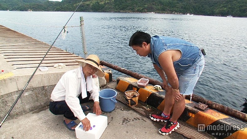 島根県・隠岐の島を訪れたスギちゃん（画像提供：テレビ東京）