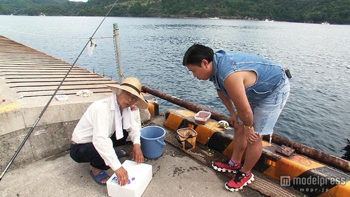 島根県・隠岐の島を訪れたスギちゃん(画像提供:テレビ東京)