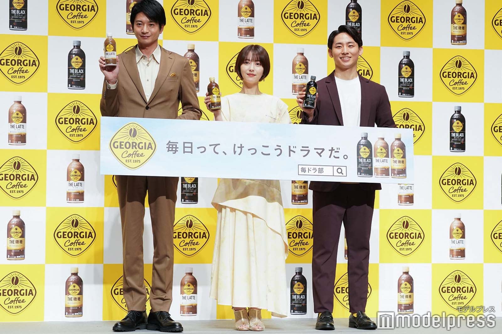 向井理、浜辺美波、河村勇輝選手（C）モデルプレス