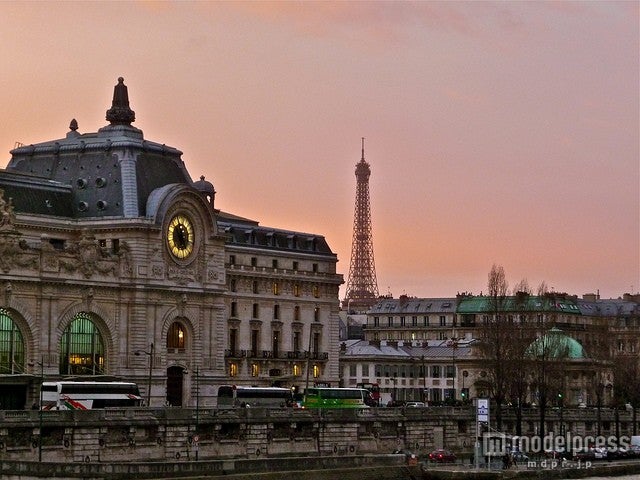 フランス・パリのロマンティックなサンセット／Photo by Nouhailler