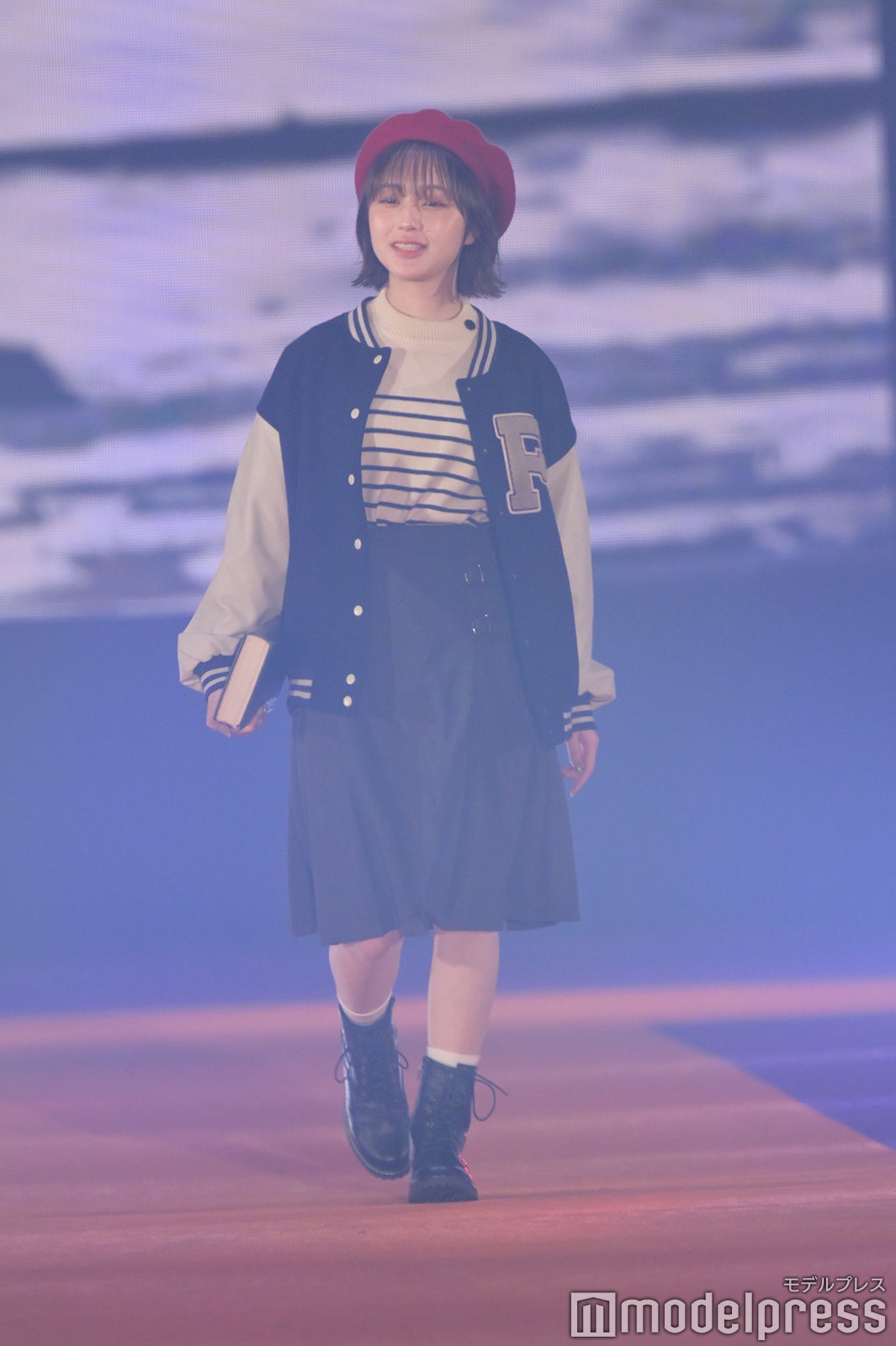 （C）モデルプレス