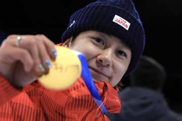 金メダリスト戸塚優斗が抱きしめた女性にSNS反応 2ショットに「素敵」「いい写真すぎる」五輪公式でも紹介