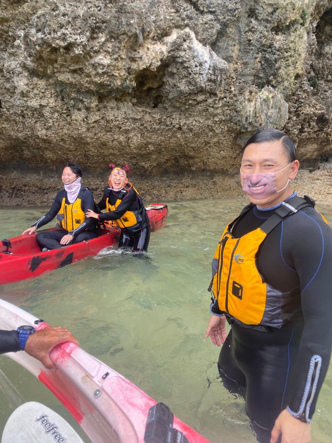 有吉弘行、フワちゃん、春日俊彰 （C）フジテレビ