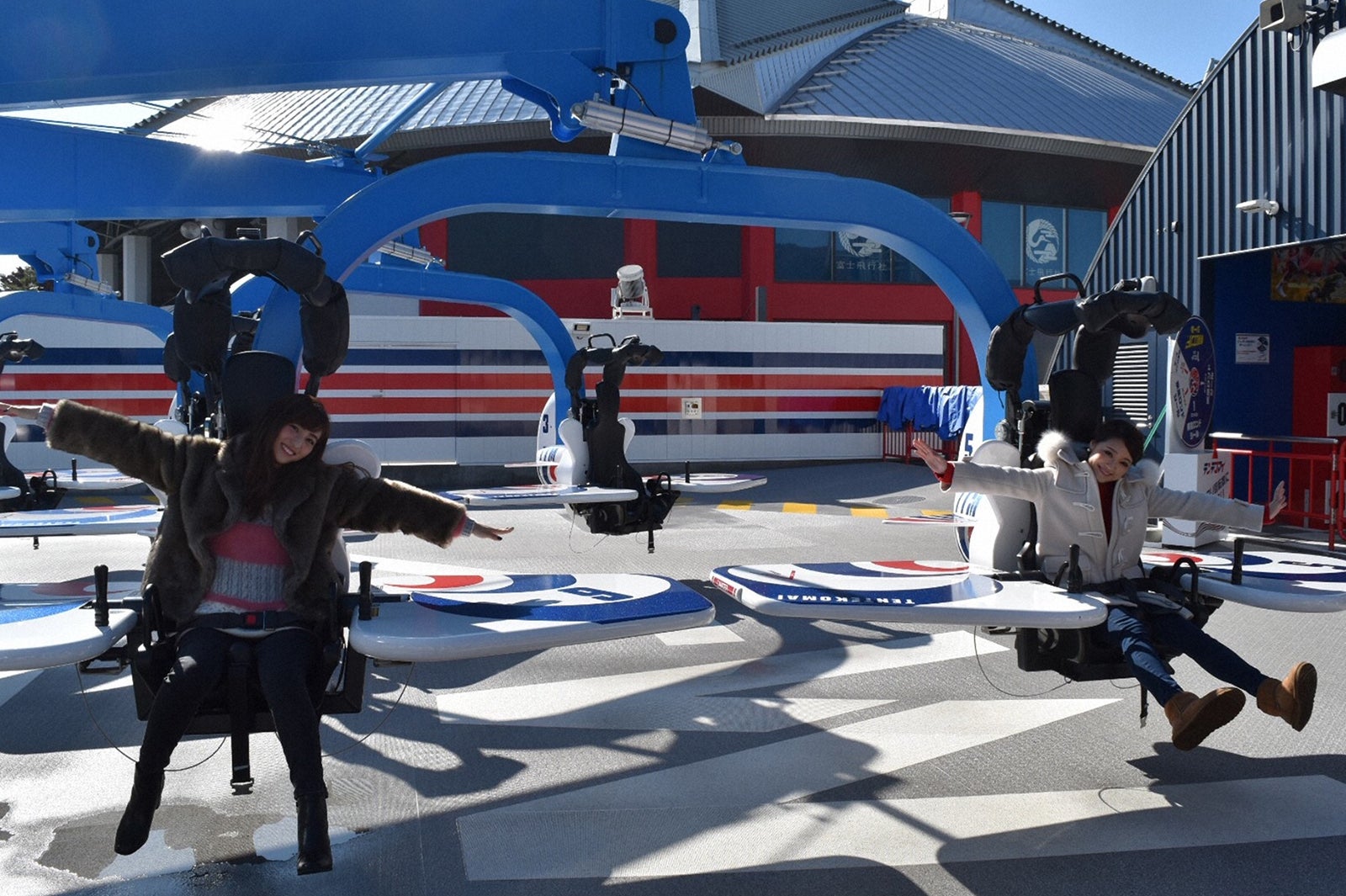 （左から）堀田茜、chay（C）TBS