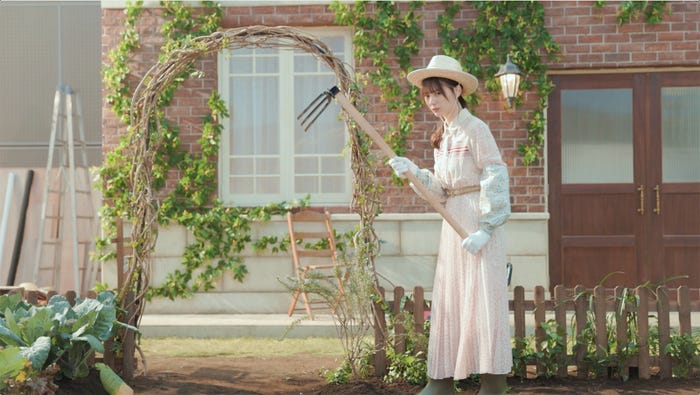 小坂菜緒/新CM『CO2を減らすために』篇メイキングより (提供写真)