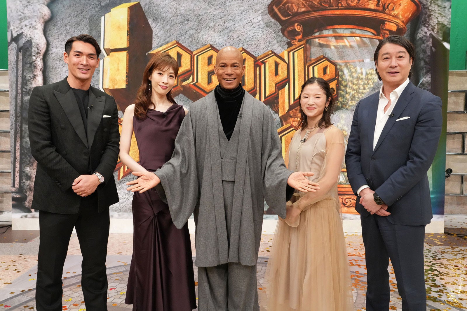 （左から）槙野智章、明日海りお、Travis Payne、AMI、加藤浩次（C）日本テレビ