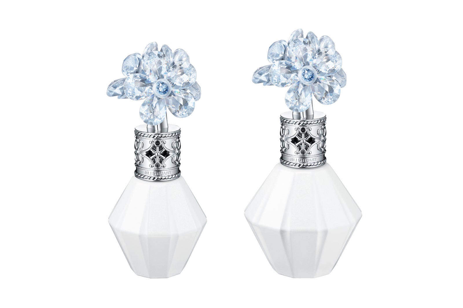 「クリスタルブルーム サムシングピュアブルー オードパルファン」（左から）30mL・50mL／画像提供：JILL STUART Beauty