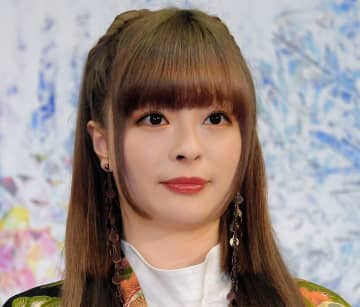 俳優と結婚→1歳児ママ・きゃりー 「保育園落ちた」投稿に反響「私も落ちた」「都会の保活厳しすぎる」