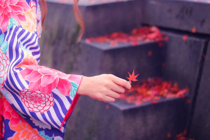 手首を細ければ、全体も華奢な印象に/photo by GIRLY DROP