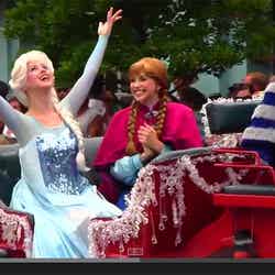 The DIS「Anna and Elsa's Royal Welcome featuring Kristoff at Frozen Summer Fun」／YouTubeより