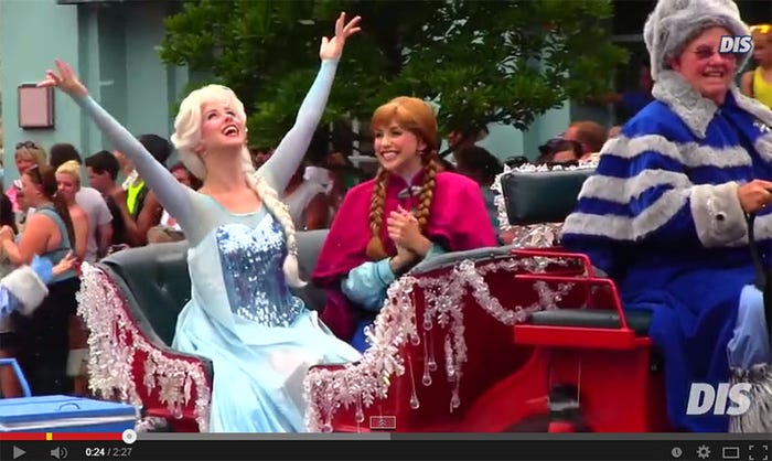 The DIS「Anna and Elsa's Royal Welcome featuring Kristoff at Frozen Summer Fun」/YouTubeより