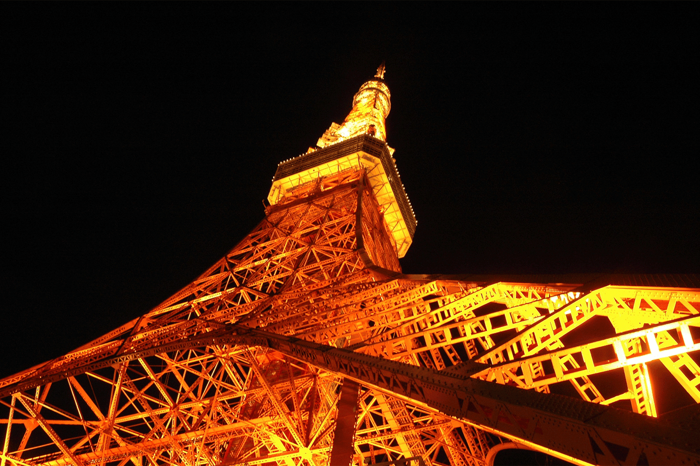 東京タワーの定番ライトアップが温かみのある「冬バージョン」に衣替え／画像提供：東京タワー