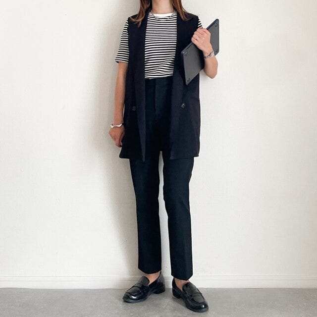 ユニクロ　リブボーダークルーネックT　ジレ　パンツ　コーデ