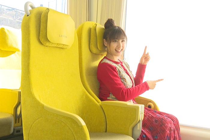 土屋太鳳（中央）／画像提供：西武鉄道