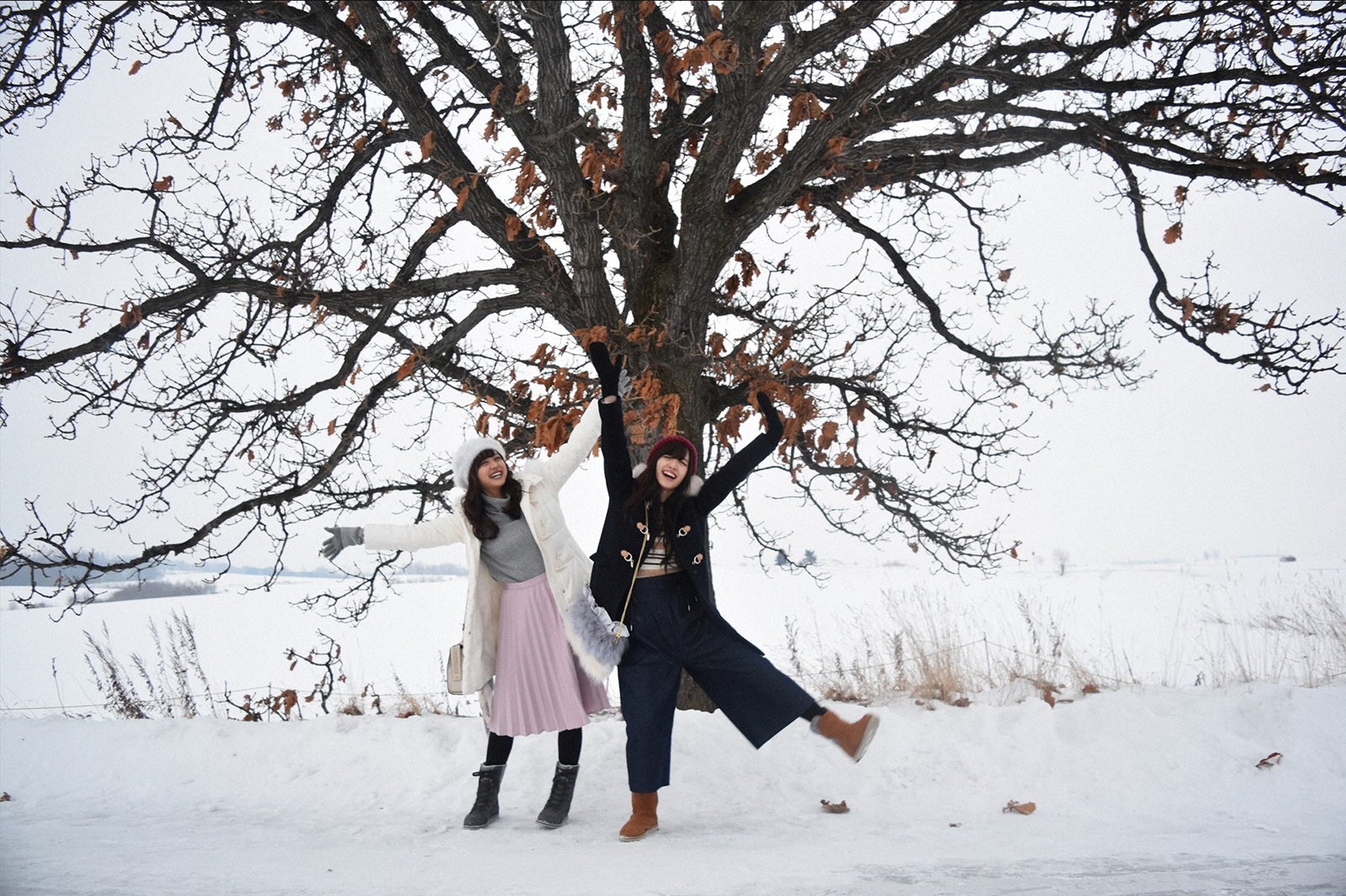 （左から）松元絵里花、鈴木愛理（C）TBS