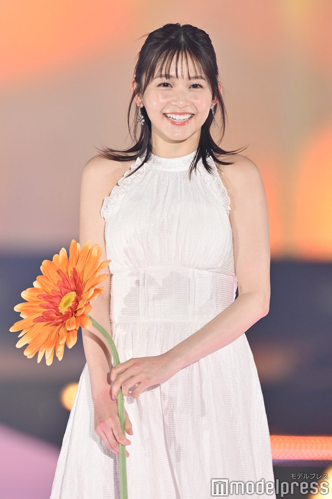 久間田琳加、ノースリーブワンピで肌見せ【GirlsAward 2025SS】