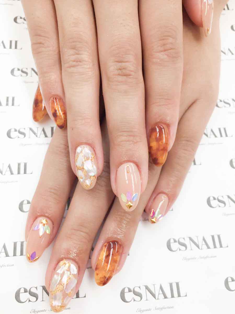 大人女子にオススメ／画像提供：esNAIL