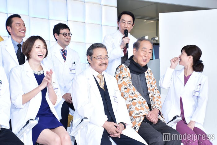 (前列左から)米倉涼子、西田敏行、岸部一徳、内田有紀(後列左から)遠藤憲一、鈴木浩介、段田安則(C)モデルプレス