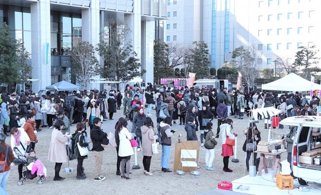 特設野外こたつも登場する“焼き芋フードフェス”／画像提供：ソノテガ～ソノテガあったか！で世界をハッピーに！～