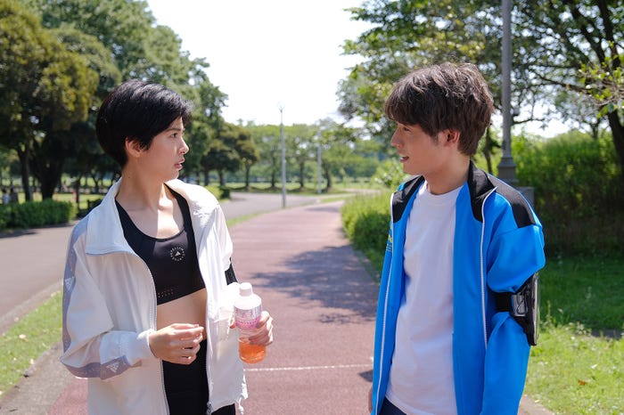 佐久間由衣、赤楚衛二 「彼女はキレイだった」第3話より(C)カンテレ・フジテレビ