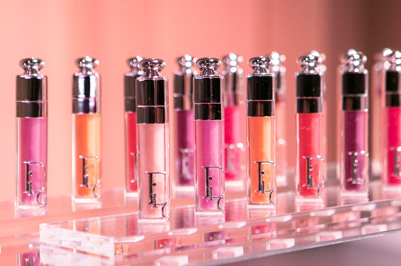 「ディオール アディクト リップ マキシマイザー」は24展開に(021は数量限定色)