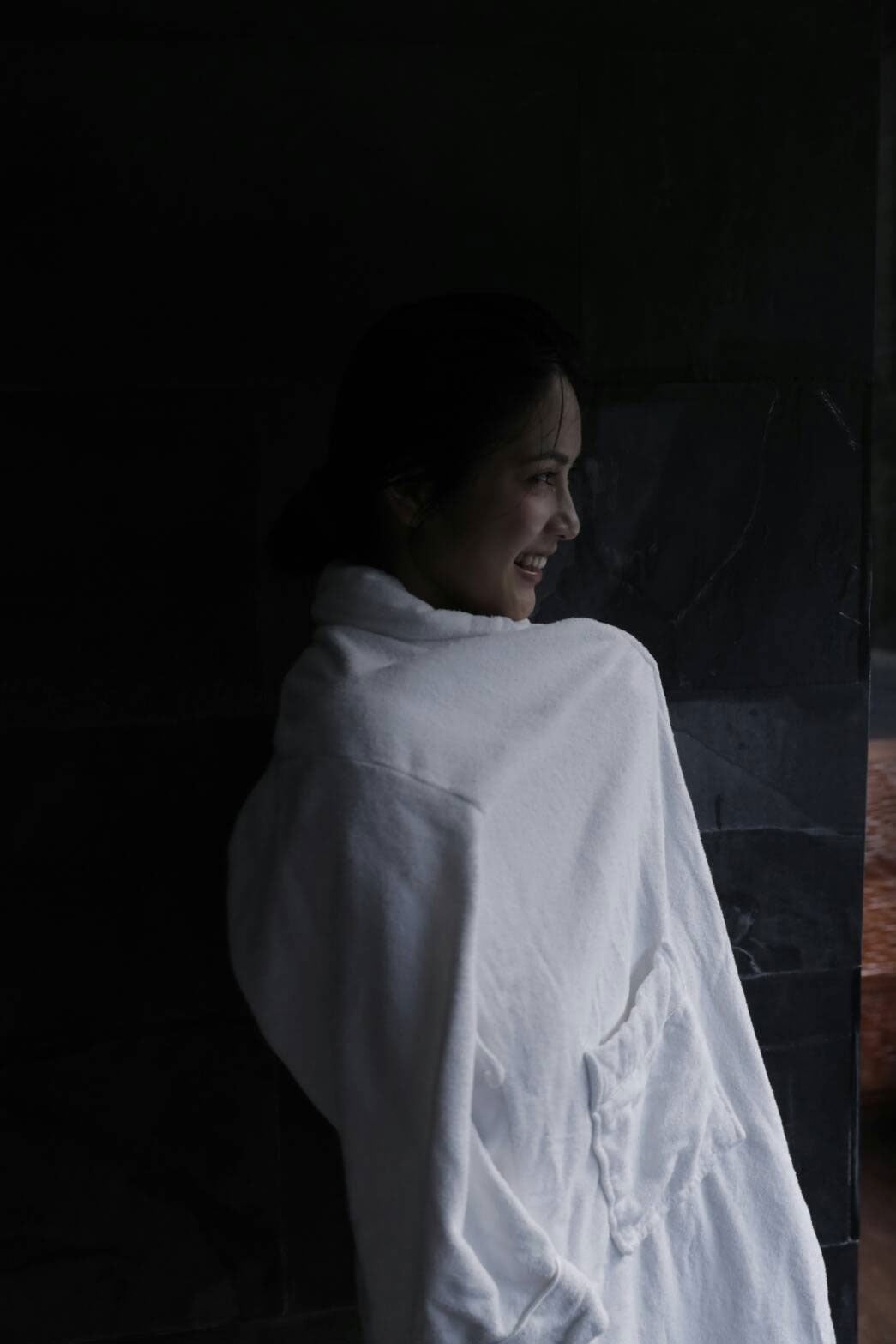 入山杏奈1stソロ写真集『美しい罪』（3月22日発売）オフショット／画像提供：幻冬舎