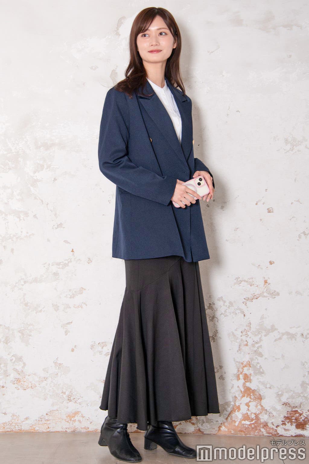 オフィスカジュアルにもマッチ(C)モデルプレス