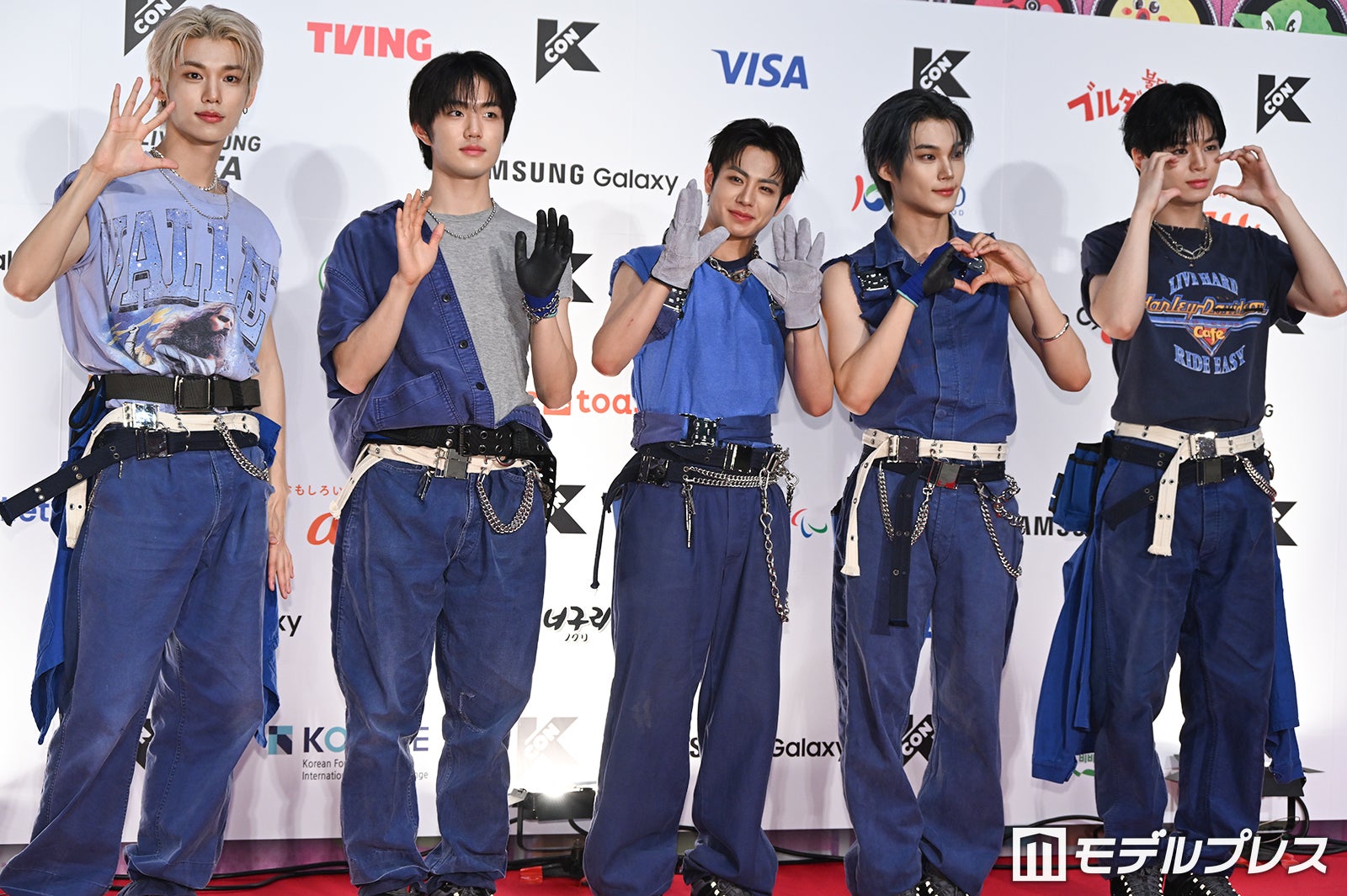 EVNNE／イ・ジョンヒョン、パク・ジフ、ケイタ、パク・ハンビン、ムン・ジョンヒョン（C）モデルプレス