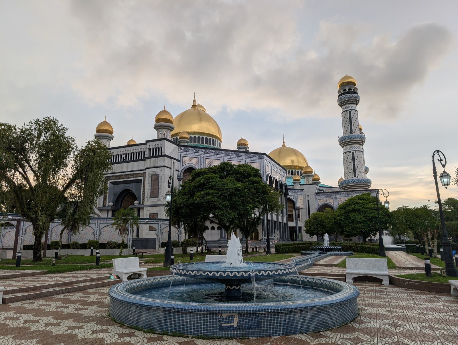 ジャメ・アスル・ハサナル・ボルキア・モスク