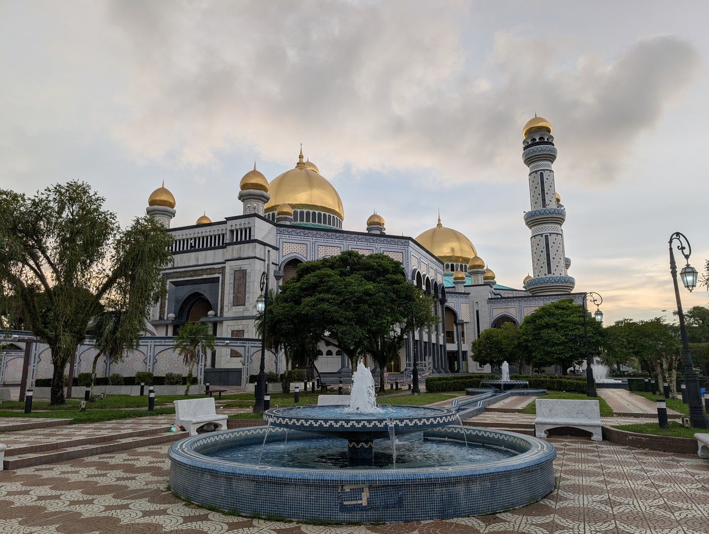 ジャメ・アスル・ハサナル・ボルキア・モスク