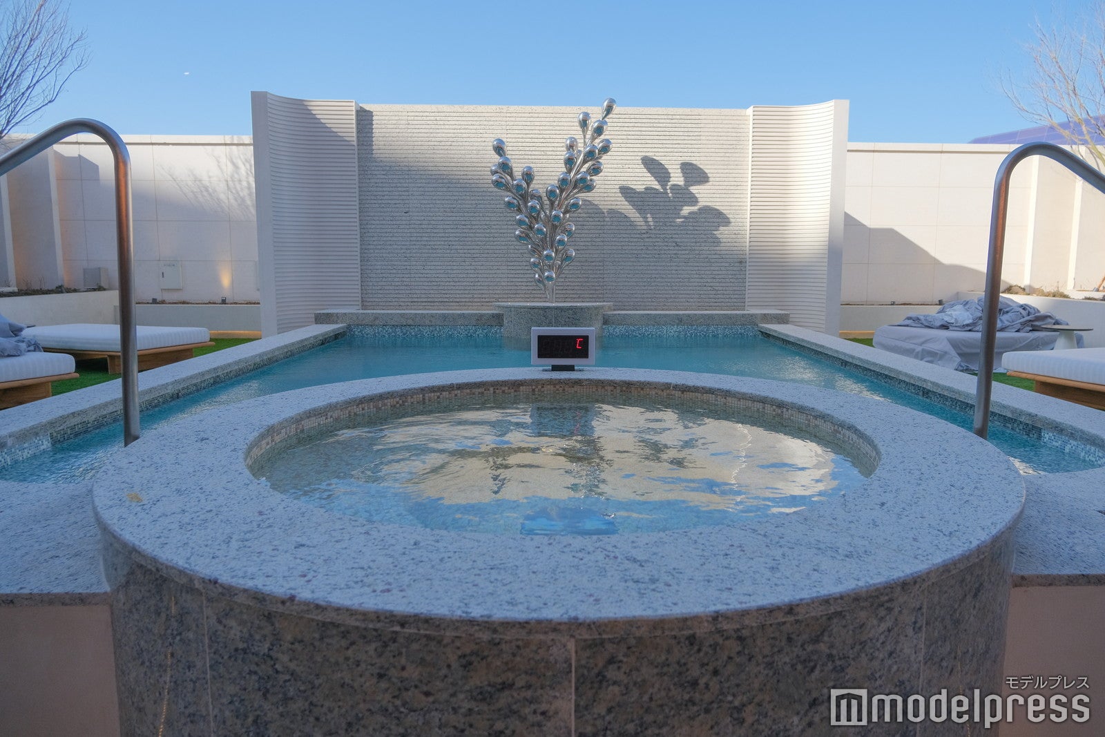 ヴィラ（C）モデルプレス