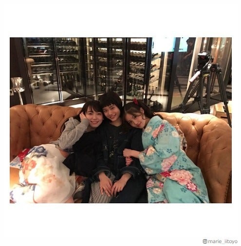 飯豊まりえ＆杉咲花＆今田美桜、“恋敵”美女3人密着ショットに反響「どうなっちゃうの？」＜花のち晴れ＞