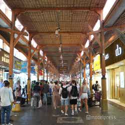 スーク(C)モデルプレス