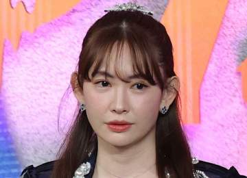 「どちゃくそかんわいー」「堪らないワンショット」「女神様」小嶋陽菜 ソフトピンクトップスにファンメロメロ