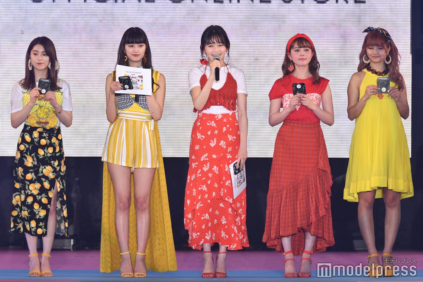 (左から)中野恵那、鶴嶋乃愛、久間田琳加、加藤ナナ、徳本夏恵(C)モデルプレス