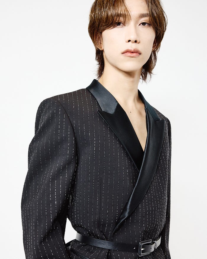 池崎理人「エンポリオ アルマーニ24春夏ウィメンズコレクションショー」より(提供写真)