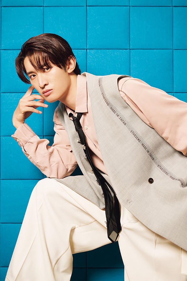 Snow Man向井康二、“究極の恋愛2択”質問で知られざる恋愛観明らかに