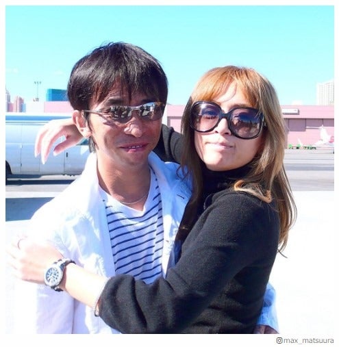松浦勝人氏、浜崎あゆみとの密着2ショット公開「誰に邪魔されてもぜってえ負けねぇ！」
