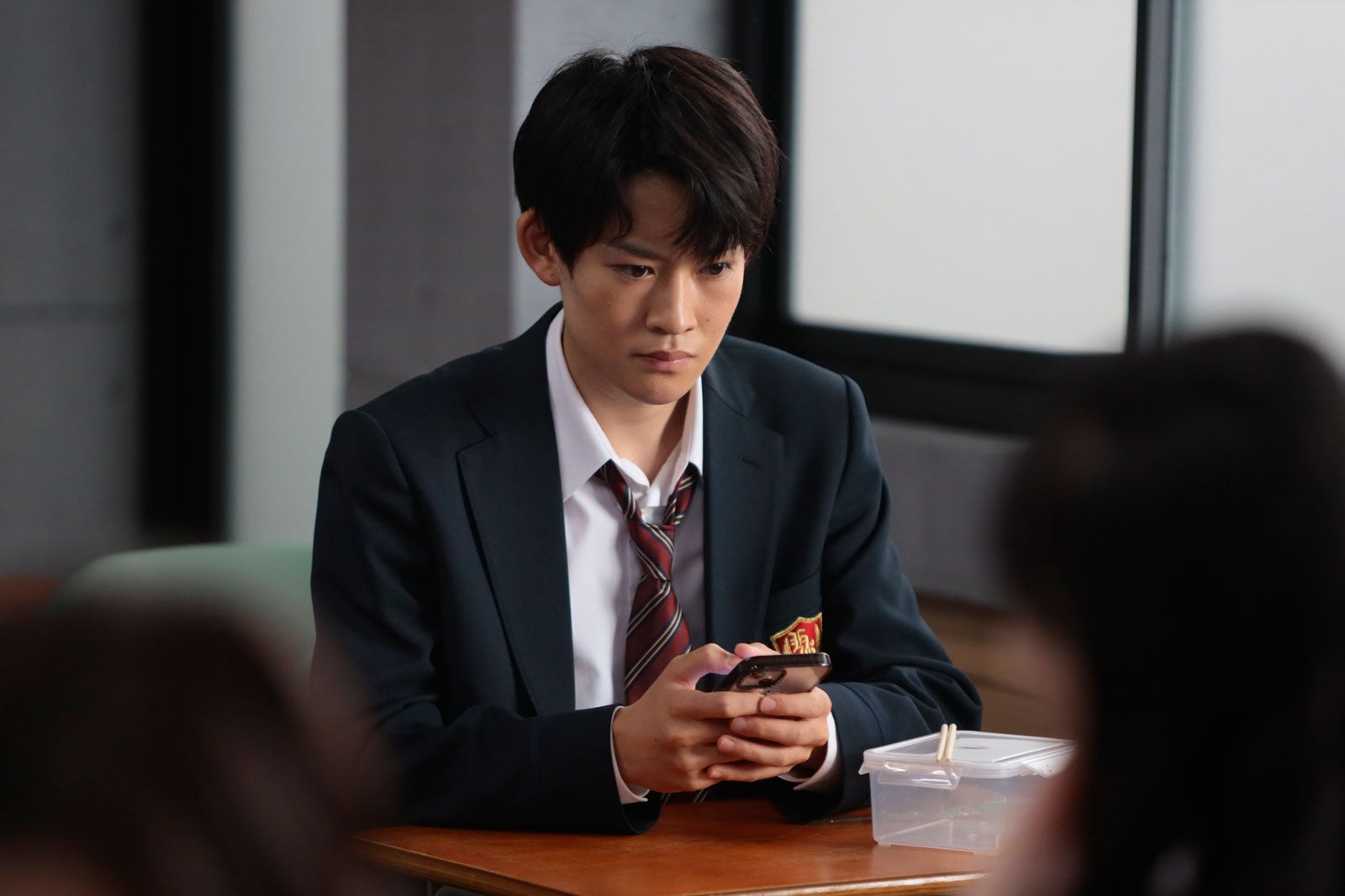 山時聡真「最高の教師 1年後、私は生徒に■された」第2話より（C）日本テレビ