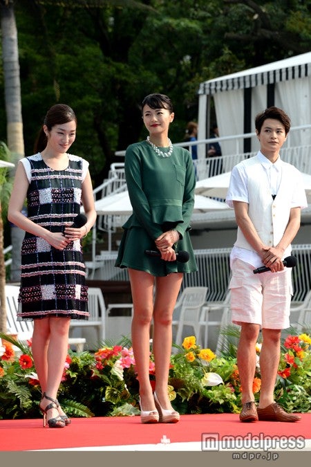 （左から）高梨臨、榮倉奈々、瀬戸康史