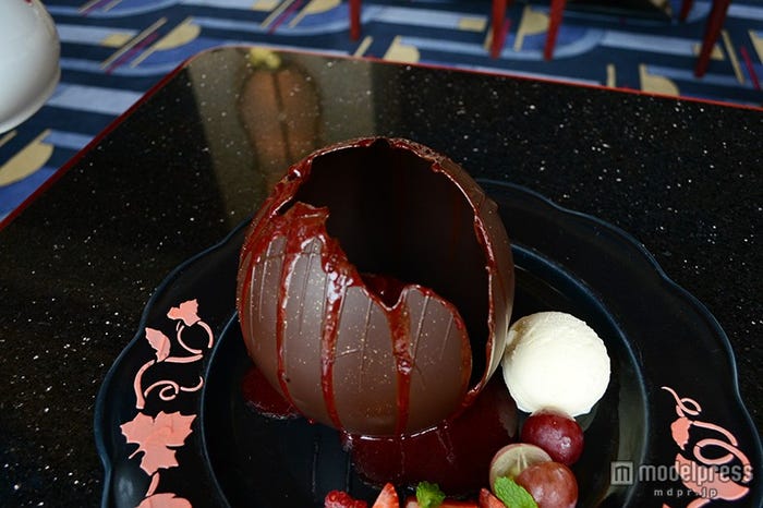 少しずつ中が見えはじめる